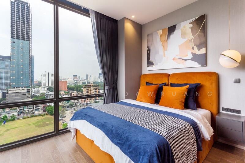 Muniq Langsuan, Bangkok