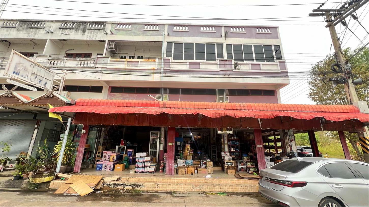 Commercial House in Uthai Thani City, Uthai Thani Province