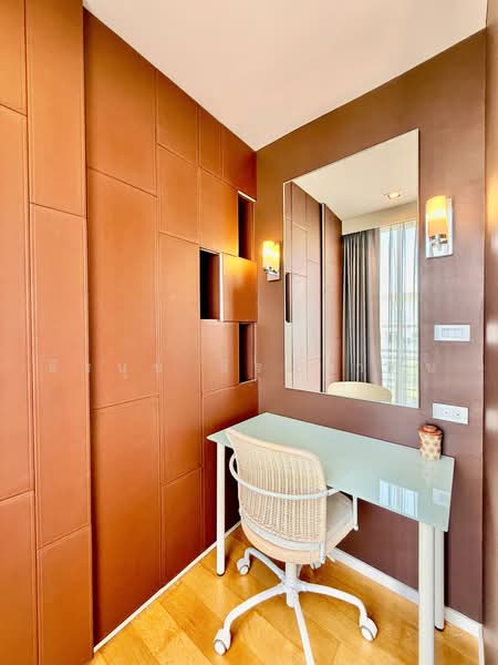 4.5-Story Luxury Townhome at Luxx Ville Sathupradit 12 (Plot A2 - Fully Furnished Show Unit), Bangkok