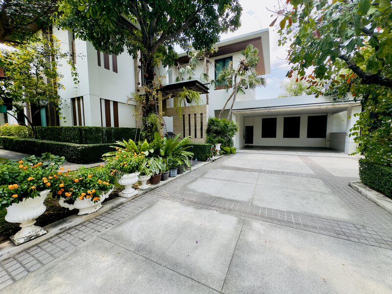 Navatanee Residence, Bangkok