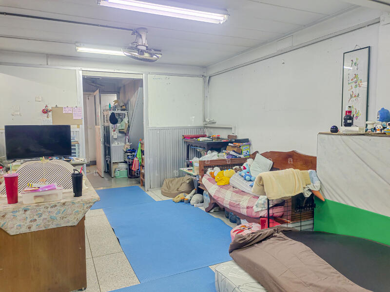 อาคารพาณิชย์ 4.5 ชั้น 3 คูหา ตีทะลุ ประชาอุทิศ 27, Bangkok