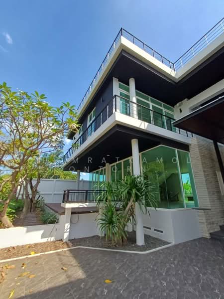 Panya Pattanakarn Village, Bangkok