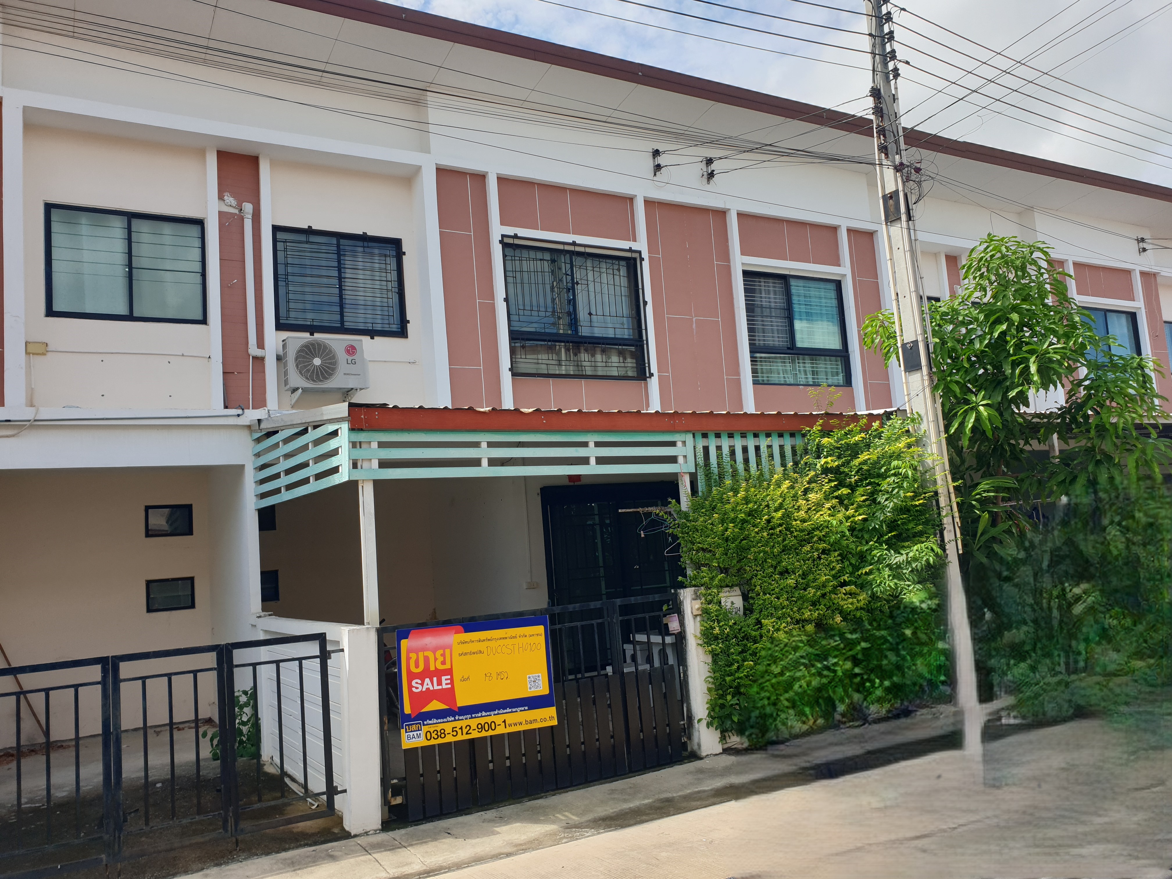 Two-story townhouse in J Mansion Exclusive Bang Pakong-Ban Pho project