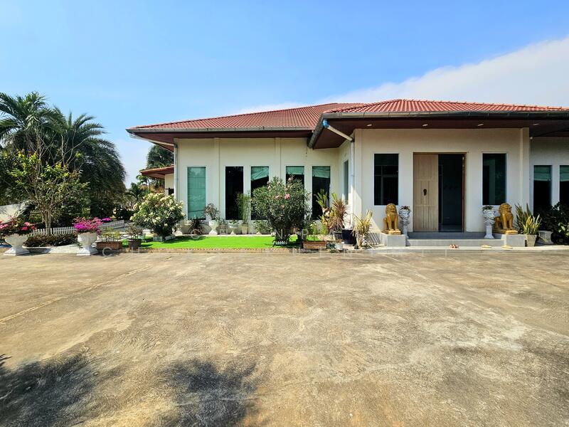 Private Villa near Black Mountain, Prachuap Khiri Khan