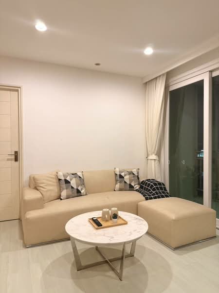 The Bangkok Sathorn-Taksin, Bangkok