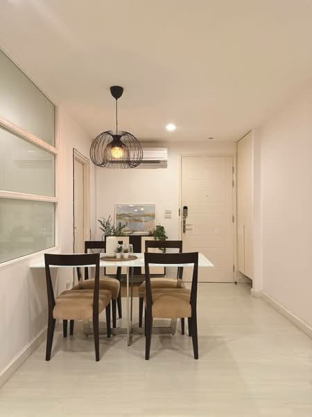 The Bangkok Sathorn-Taksin, Bangkok