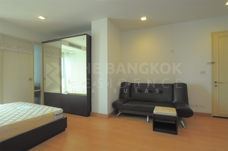 Nusasiri Grand, Bangkok