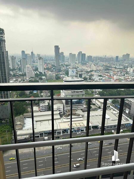 Equinox Phahol Vibha, Bangkok