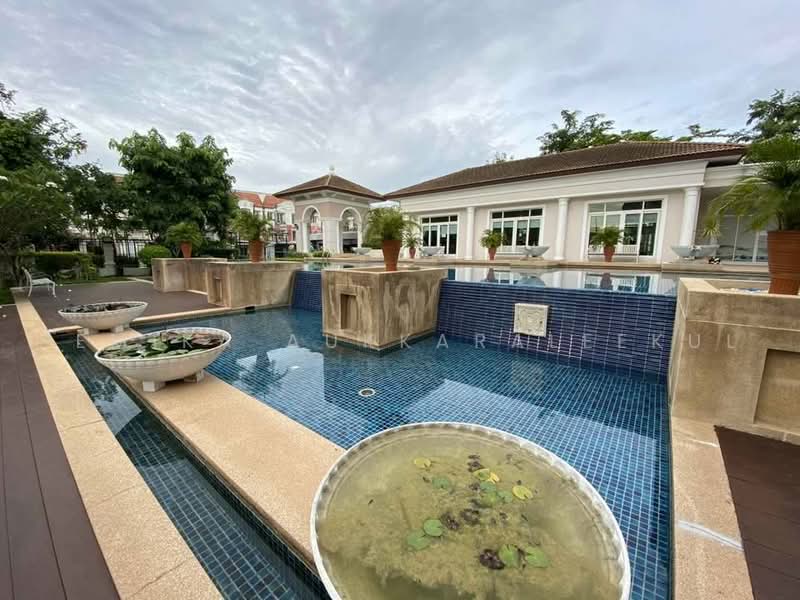 undefined, bangkok