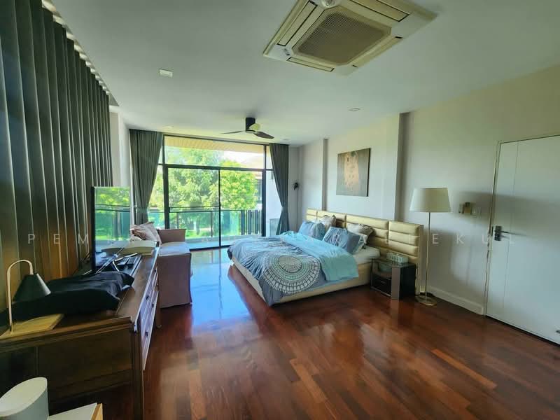 undefined, bangkok