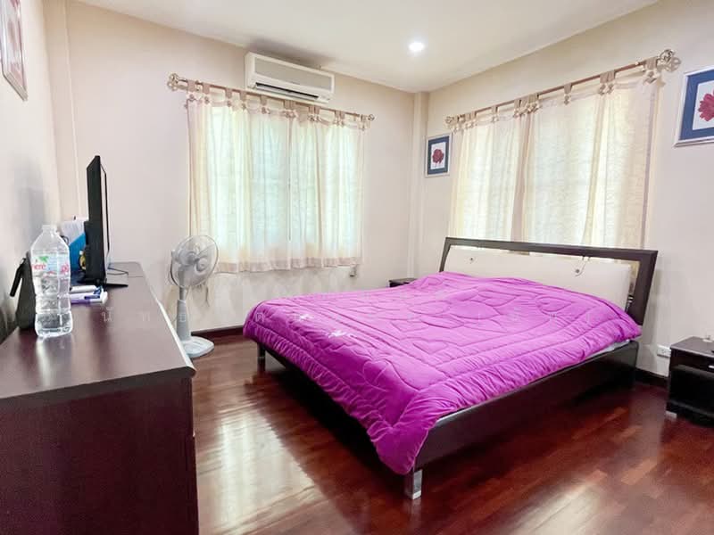 Vararom Prachauthit 98, Bangkok