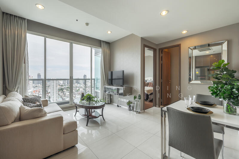 Menam Residences, Bangkok
