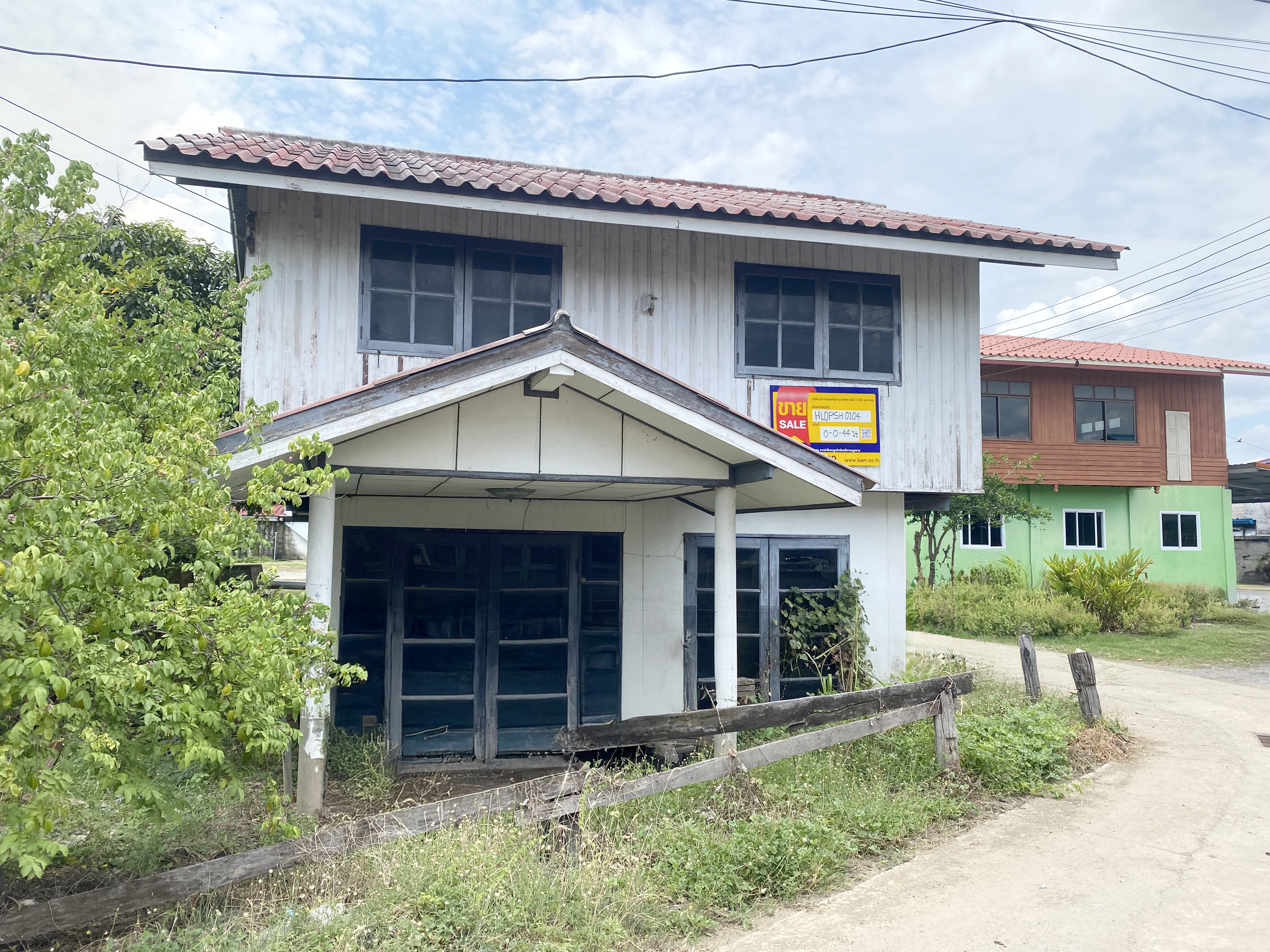 Single-Family House, Thai-Style Townhouse