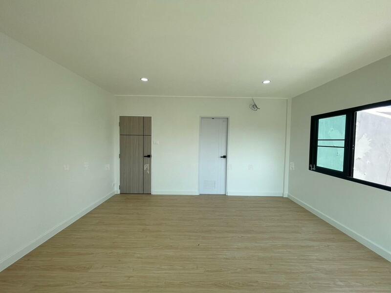Townhouse for sale 29 sq.w. Tiwanon Nonthaburi, Nonthaburi