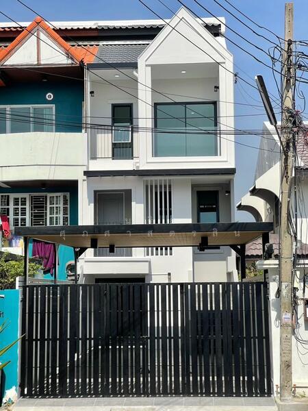 Townhouse for sale 29 sq.w. Tiwanon Nonthaburi, Nonthaburi