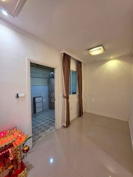 Lio Elite Kanchanaphisek-Westgate, Nonthaburi