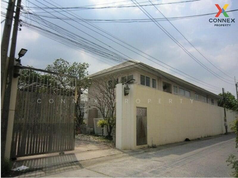 Single house with swimming pool, Soi Iyara 17 บ้านเดี่ยว พร้อม สระว่ายน้ำ ซอย ไอยรา 17, Pathum Thani