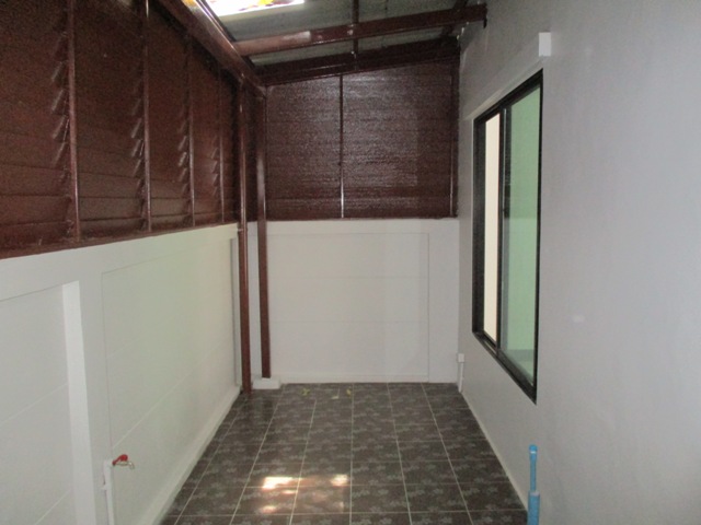 THE VILLA BANGBUATHONG
