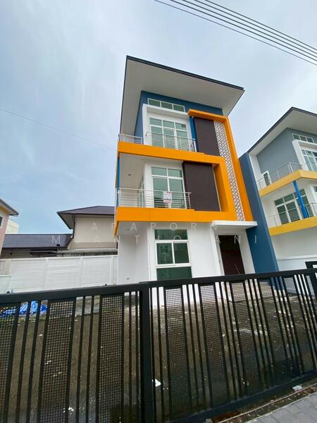 ขายโฮมออฟฟิศ 3 ชั้น บ้านหลังสวน พุทธมณฑลสาย 4 - เพชรเกษม สภาพใหม่มือ 1, Nakhon Pathom