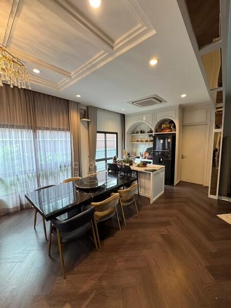 Setthasiri Krungthep-Pathumthani, Pathum Thani