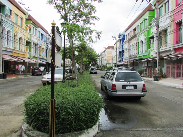 ทาวน์เฮ้าส์ 3 ชั้น โครงการบ้านกลางเมือง บริติชทาวน์ ศรีนครินทร์