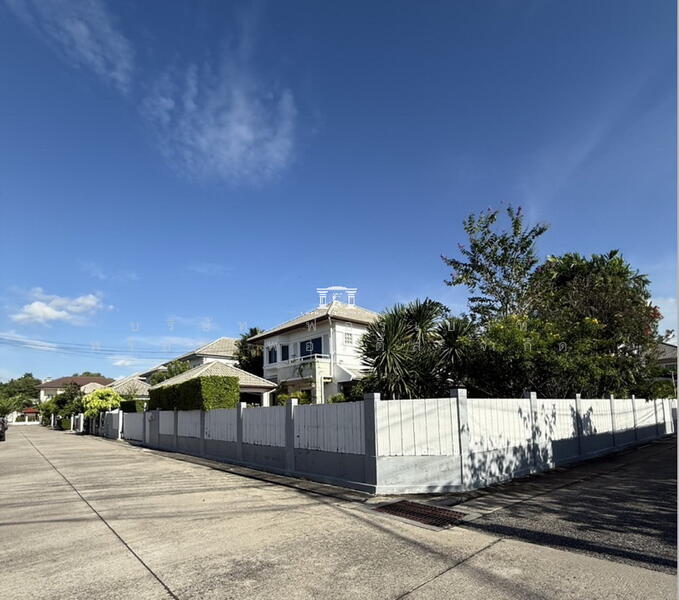 Chuanchuen Modus Chaengwattana, Nonthaburi