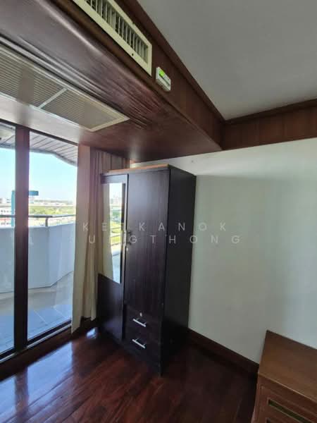 Floraville Condominium, Bangkok