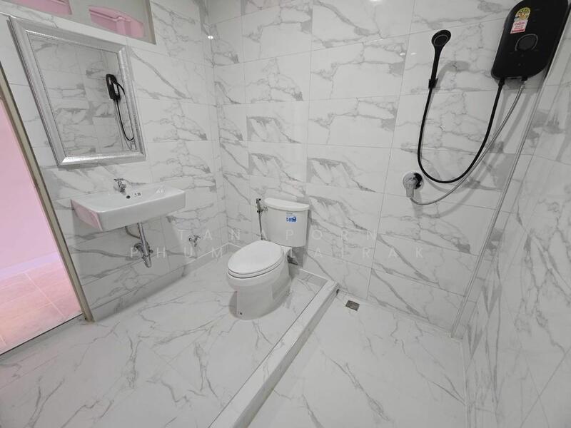 4-BR Townhouse, Bangkok