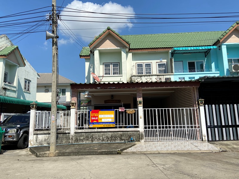 Townhouse project Lada Siri Bang Bua Thong