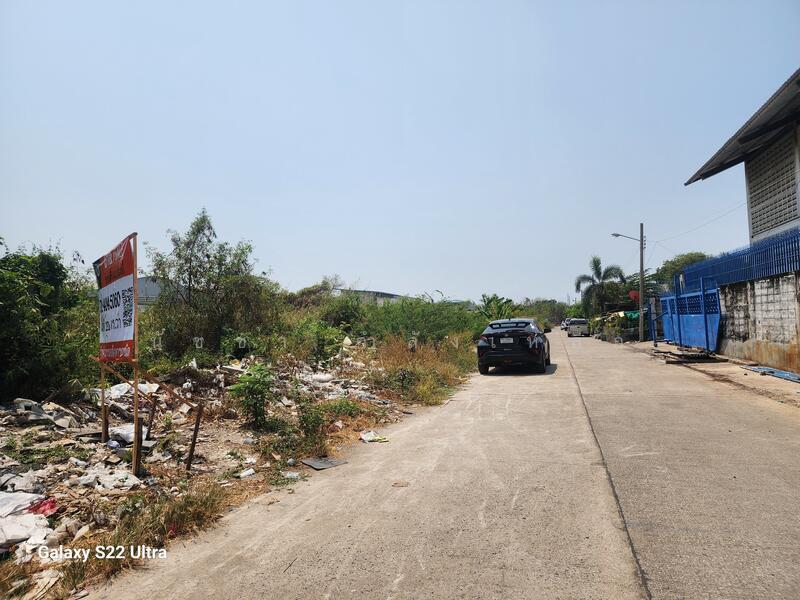 Vacant land for sale in Thai Prakan 3 Village, Theparak Road, near Bangna and Suvarnabhumi Airport., Samut Prakan