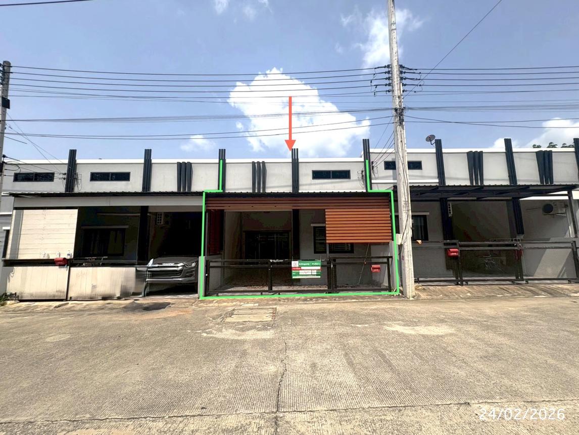 Townhouse Sabaiville by Ingthawin Pluak Daeng Rayong
