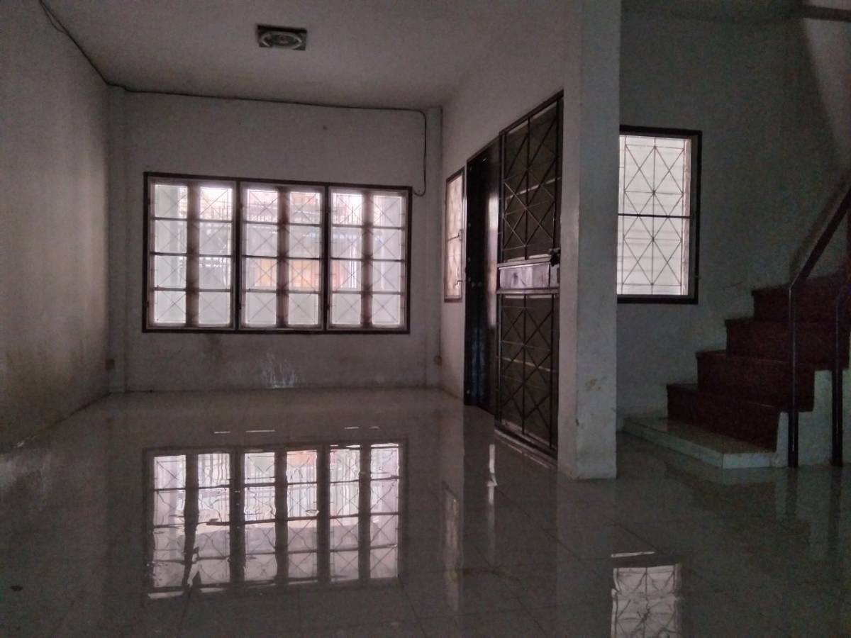 ทาวน์เฮ้าส์ 2 ชั้น โครงการบ้านพรธิสาร 5 คลอง 7 ธัญบุรี