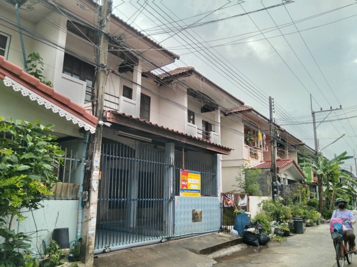 ทาวน์เฮ้าส์ 2 ชั้น โครงการบ้านพรธิสาร 5 คลอง 7 ธัญบุรี