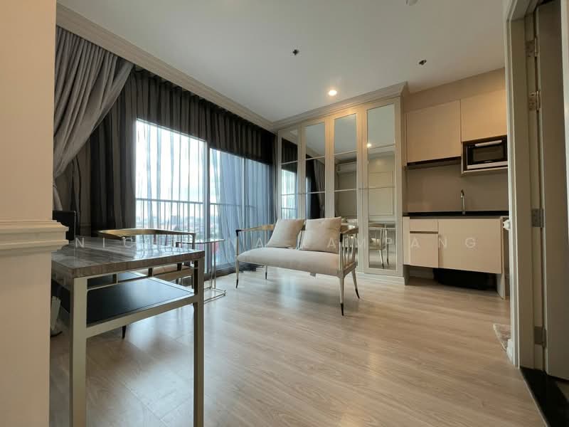 Noble Revolve Ratchada, Bangkok