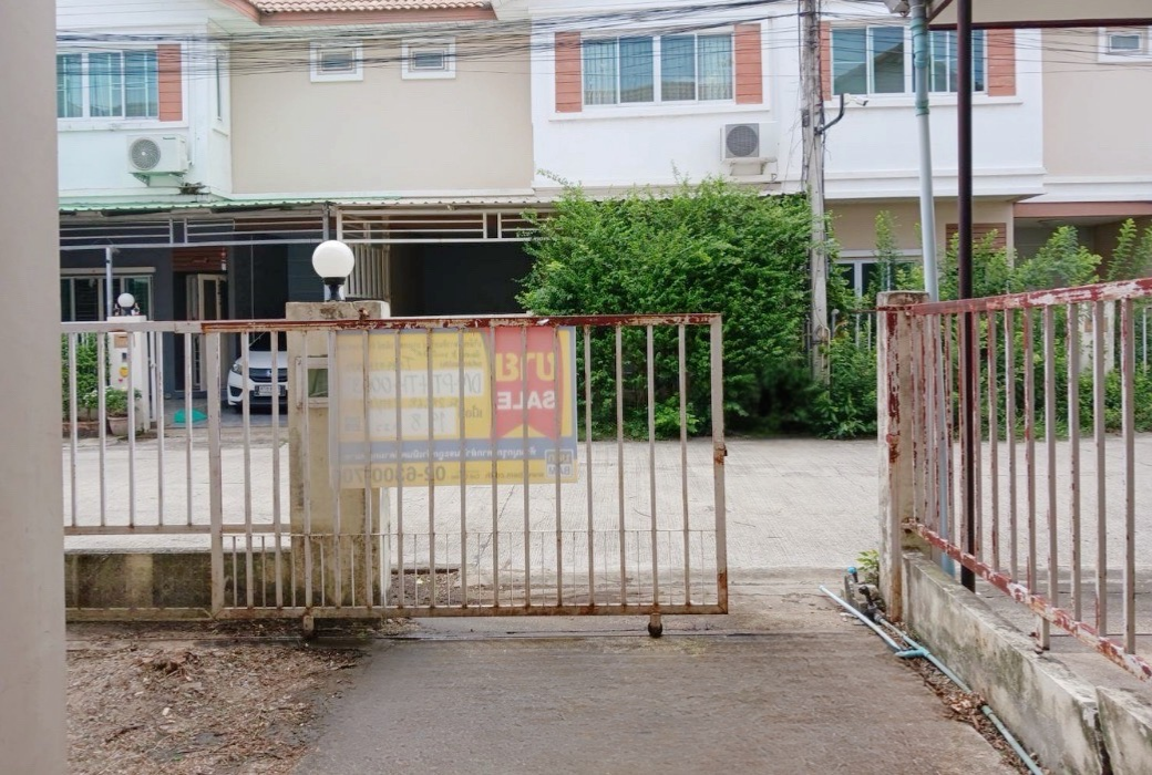 ทาวน์เฮ้าส์ โครงการภัทรไพรเวท 2 สามโคก