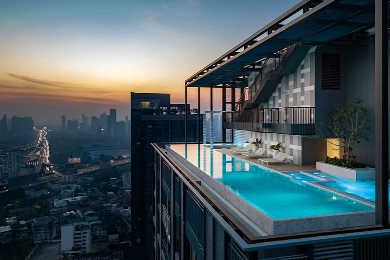 XT Phayathai, Bangkok