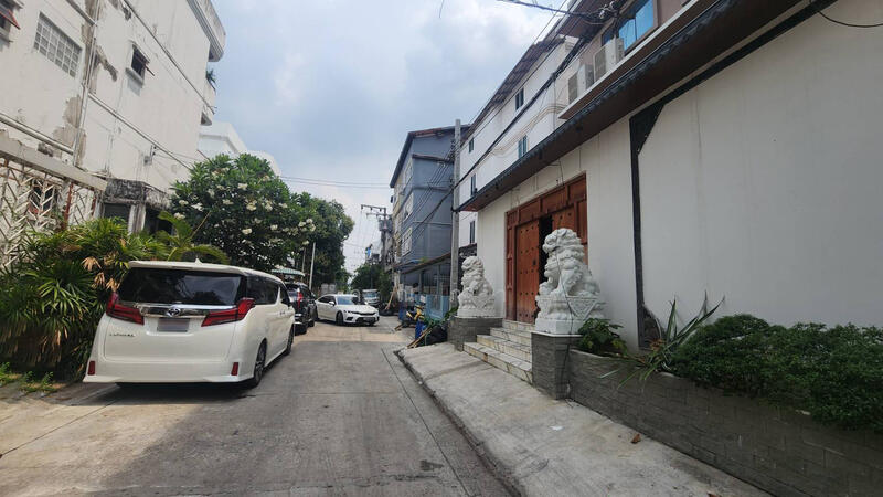 โฮมออฟฟิศ 4 ชั้น หมู่บ้านเกษมสันต์เรซิเดนซ์ ซอยลาดพร้าว122, Bangkok