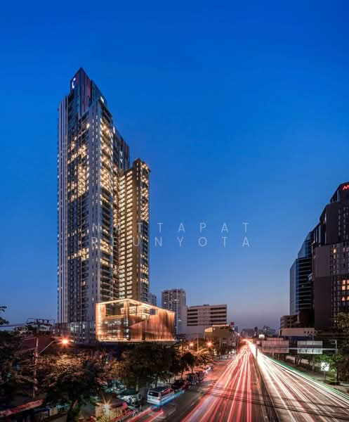 C Ekkamai, Bangkok