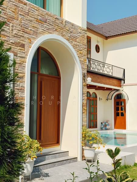 Luxury European & English Style Pool Villa, Chiang Mai