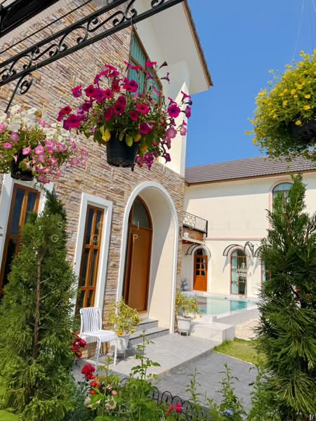 Luxury European & English Style Pool Villa, Chiang Mai