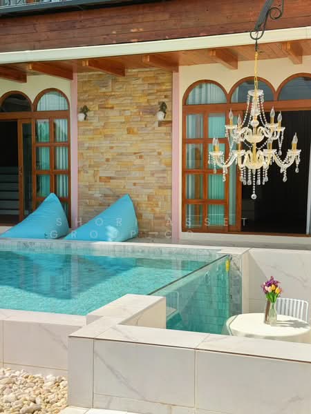 Luxury European & English Style Pool Villa, Chiang Mai