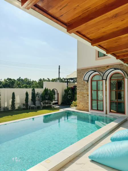 Luxury European & English Style Pool Villa, Chiang Mai
