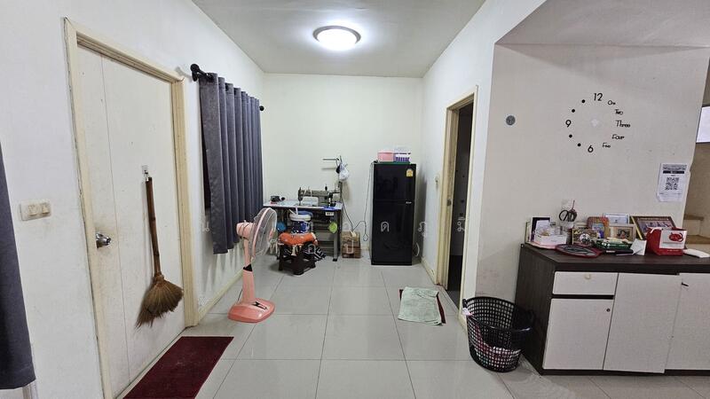 Pruksa Ville Phaholyothin-Permsin, Bangkok