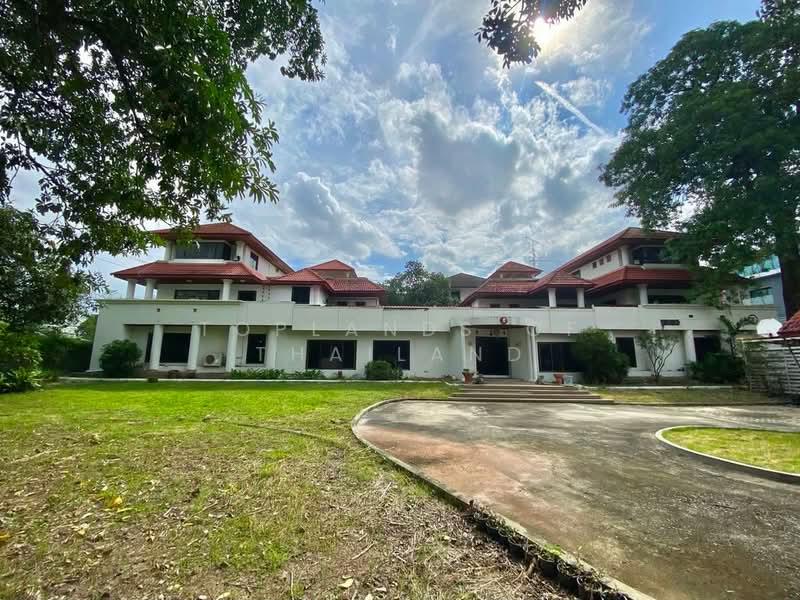 ขาย บ้านเลียบด่วนเอกมัย-รามอินทรา ทำเลสะดวก ที่ดินสี่เหลี่ยมจัตุรัส 469 ตร.วา 10 ห้องนอน 12 ห้องน้ำ, Bangkok
