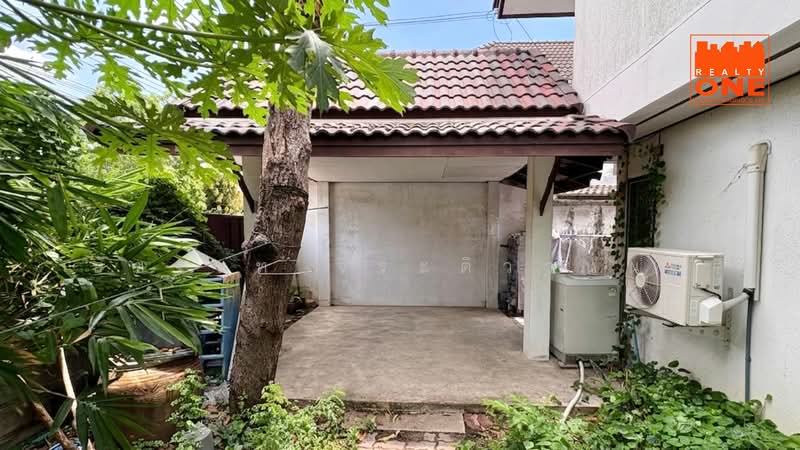 Chokchai Panjasap Village Nawamin 81, Bangkok