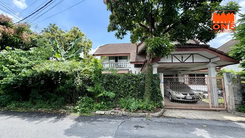 Chokchai Panjasap Village Nawamin 81, Bangkok