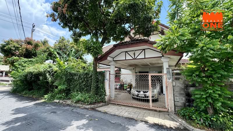 Chokchai Panjasap Village Nawamin 81, Bangkok