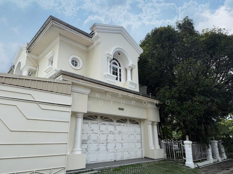 Beverly Hills Chaengwattana, Bangkok