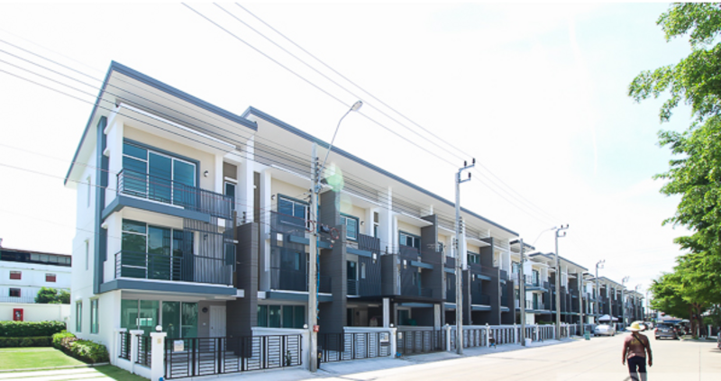 Townplus Prachauthit, Bangkok