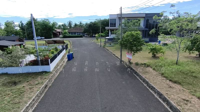 ขายที่ดิน จัดสรร 125ตรว. โครงการบ้านเนินน้ำ แวดล้อมด้วยธรรมชาติ เหมาะสร้างบ้านพัก ตะเคียนเตี้ย, Chon Buri (Pattaya)